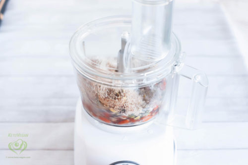 Process until the mixture is well mixed | keto-vegan.com
